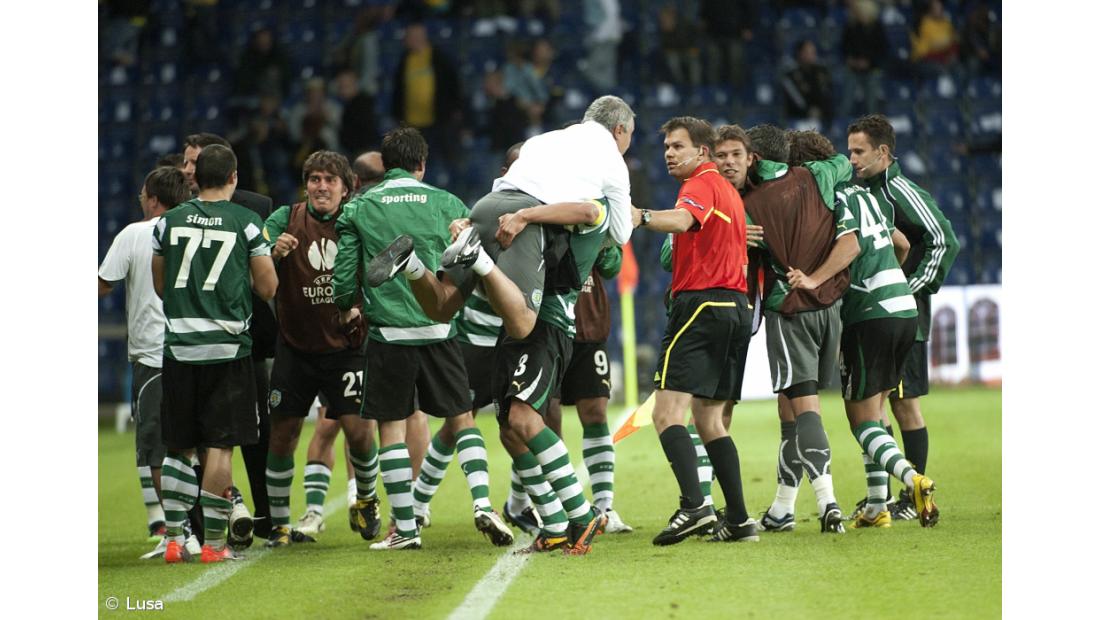 Estrela do leão brilha e guia Sporting para a fase de grupos