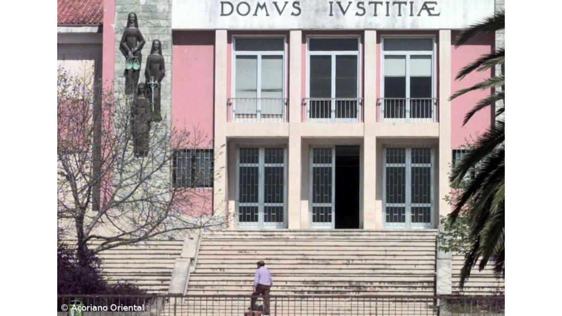 Extinção de quase 50 tribunais mantém-se