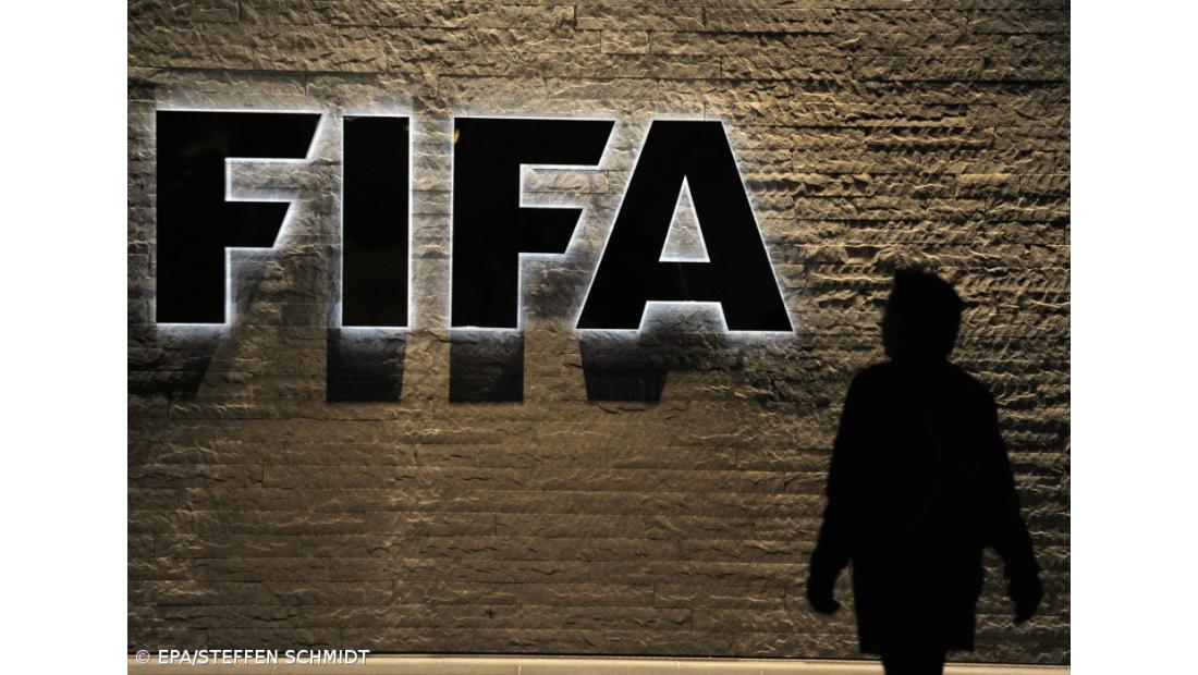 Mais de 100 jogadoras querem que FIFA renuncie contrato com petrolífera saudita
