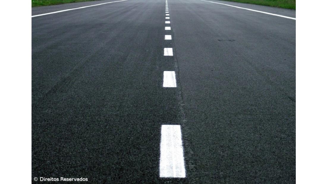 Jovem ficou encarcerado em viatura após capotamento na Ribeira Grande