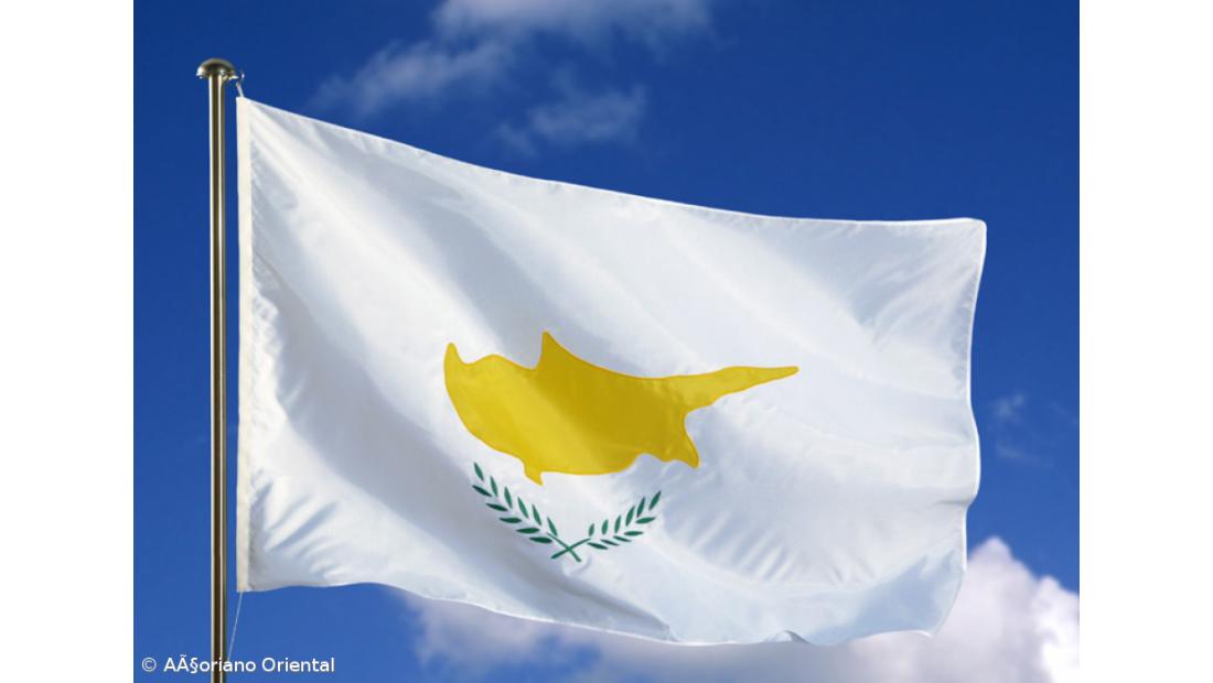 Dia intenso de reuniões para evitar bancarrota no Chipre