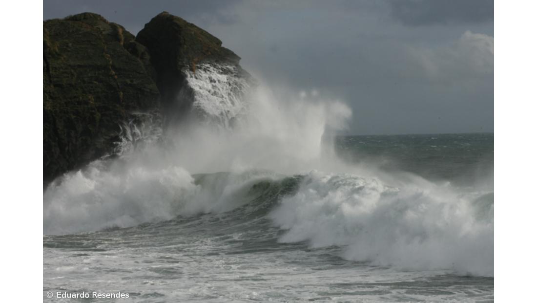 Sete distritos do continente e Açores sob aviso amarelo devido à agitação marítima