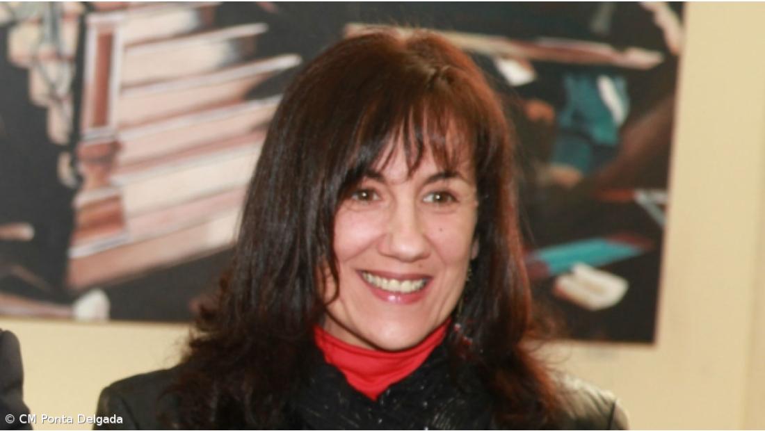  Arminda Alvernaz comemora 25 anos de carreira no Coliseu