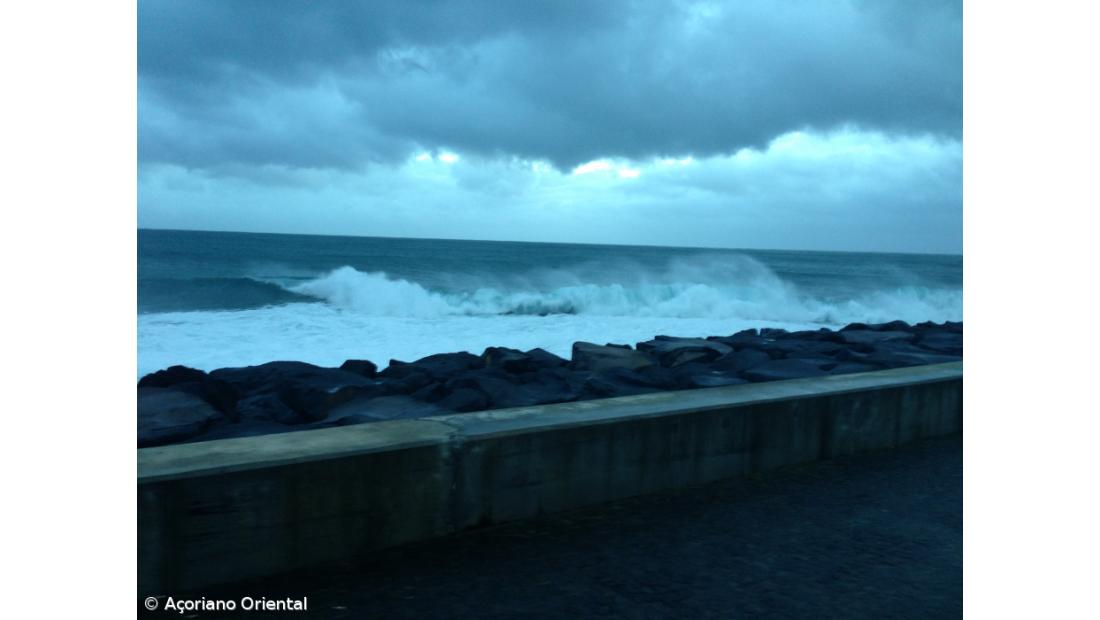 Autoridade marítima alerta para agravamento do tempo nos Açores