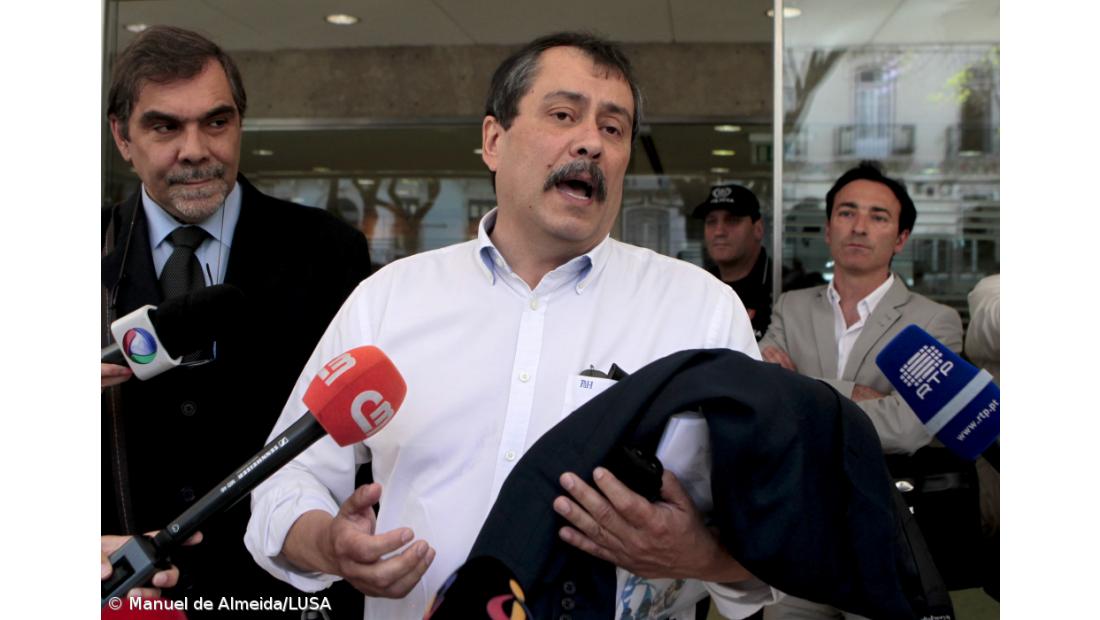 "António Costa fez "chantagem" 