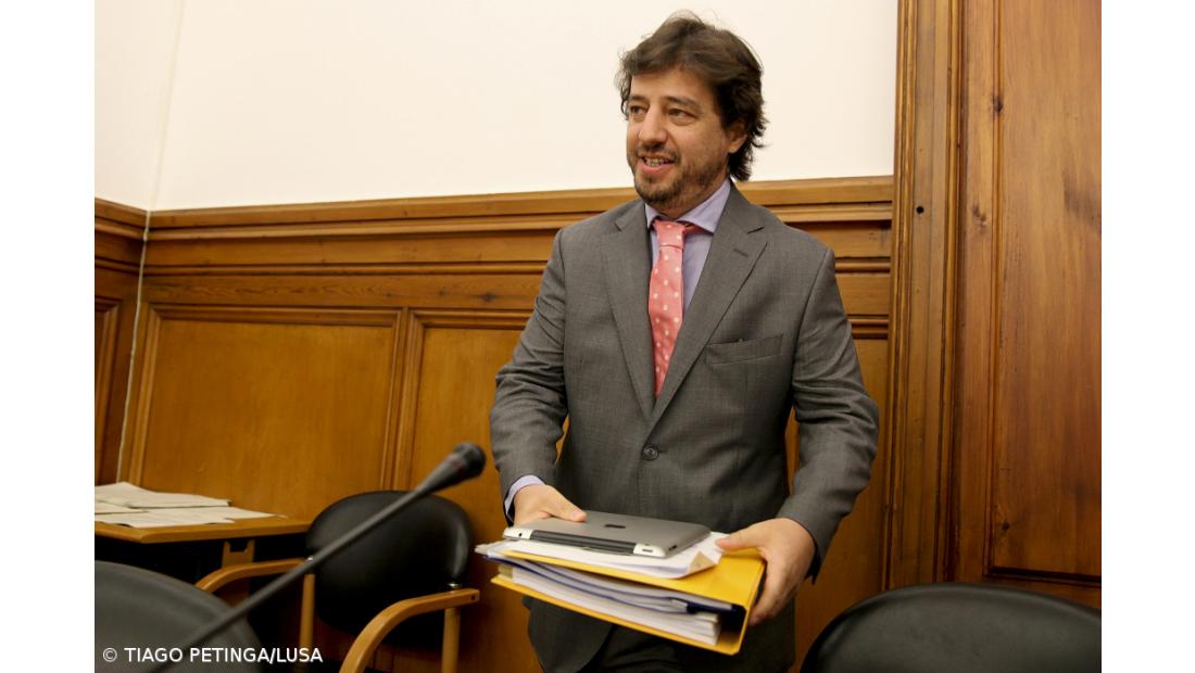 Parlamento dos Açores quer reunir com ministro Poiares Maduro por causa da RTP