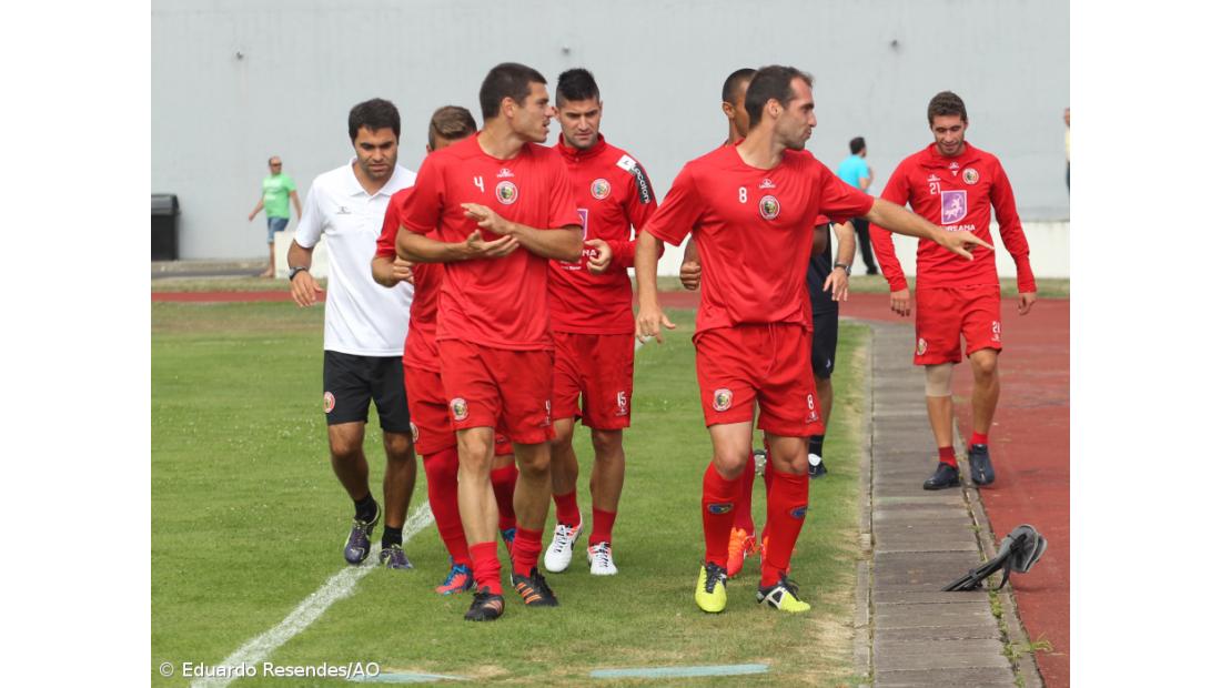 Santa Clara apresenta-se esta sexta-feira aos sócios nas Portas do Mar