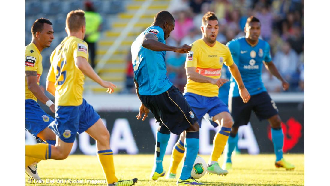 FC Porto vence em Arouca e é líder da I Liga (vídeos)