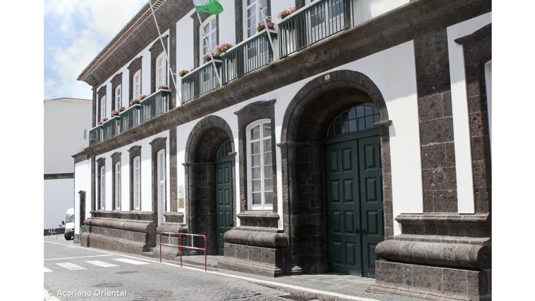 Alunos socorridos devido a indisposições causadas por cheiro de combustível