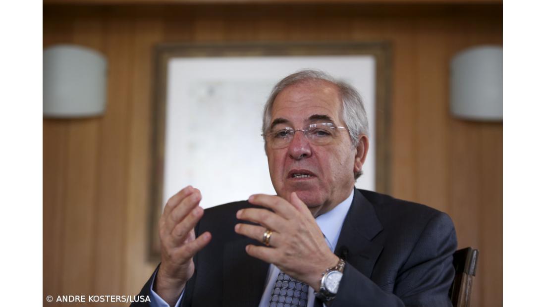 Presidente do CES critica "obsessão" da troika em reduzir salários 