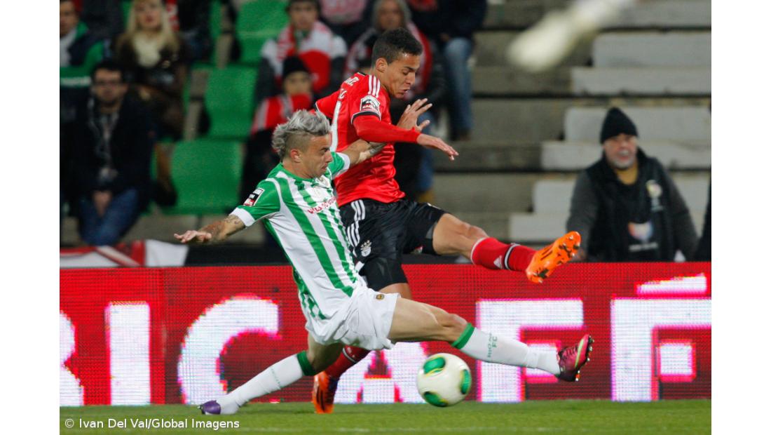 Benfica isola-se provisoriamente na liderança da I Liga ao vencer em Vila do Conde (vídeos)