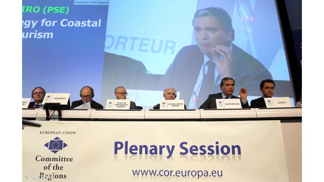 Comité das Regiões aprova parecer sobre turismo costeiro apresentado por Vasco Cordeiro