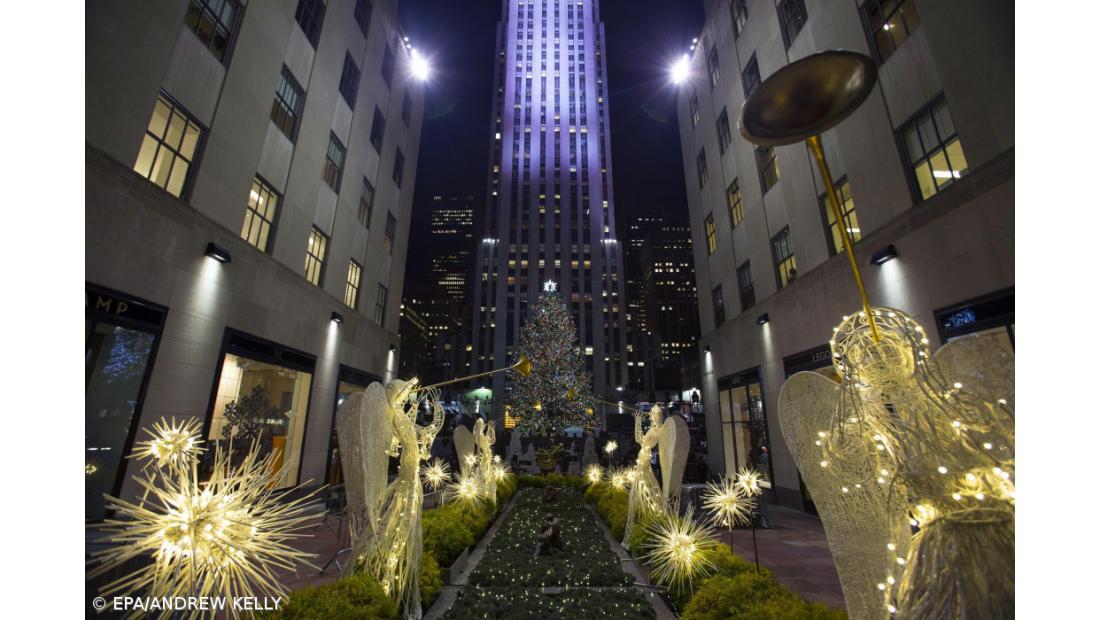 Árvore do Rockefeller Center ilumina manifestações por Eric Garner em Nova Iorque