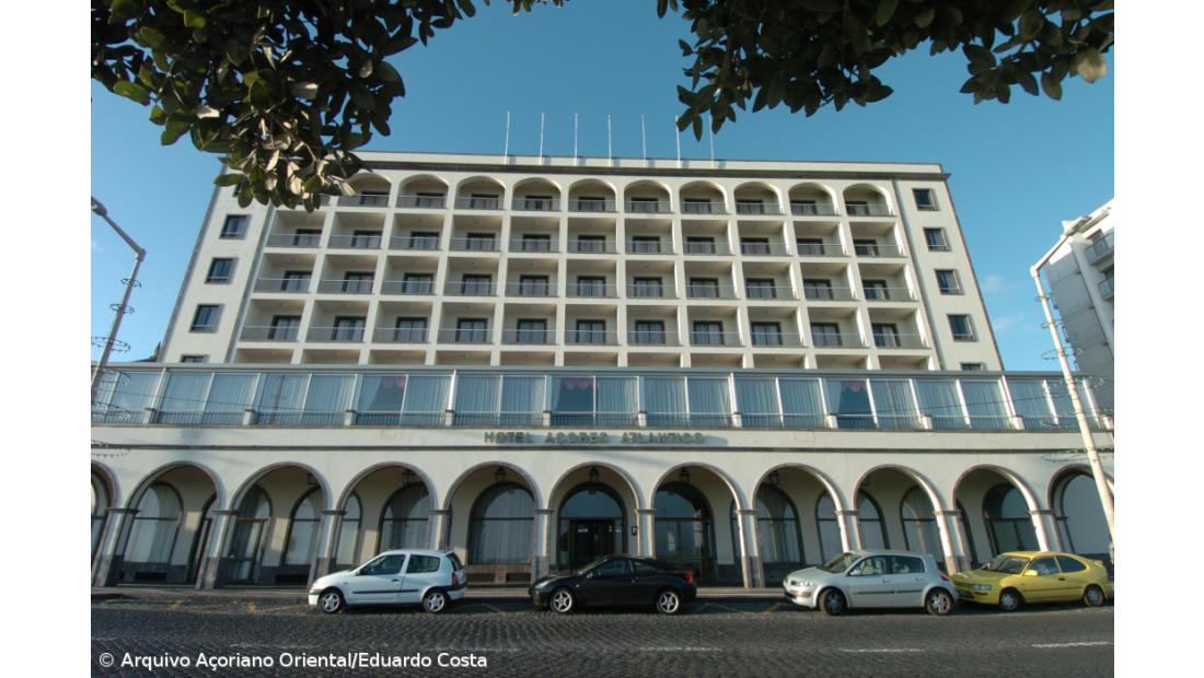 Homem morre em queda durante trabalho de manutenção em hotel de Ponta Delgada