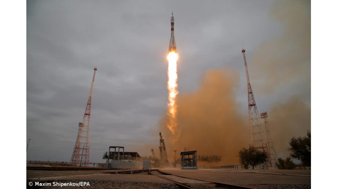 Nave espacial russa Soyuz descola rumo à Estação Espacial Internacional