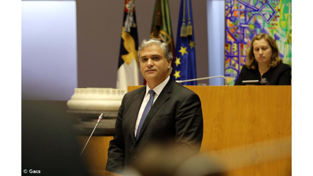 Vasco Cordeiro diz que subida do Santa Clara à I Liga "honra" os Açores