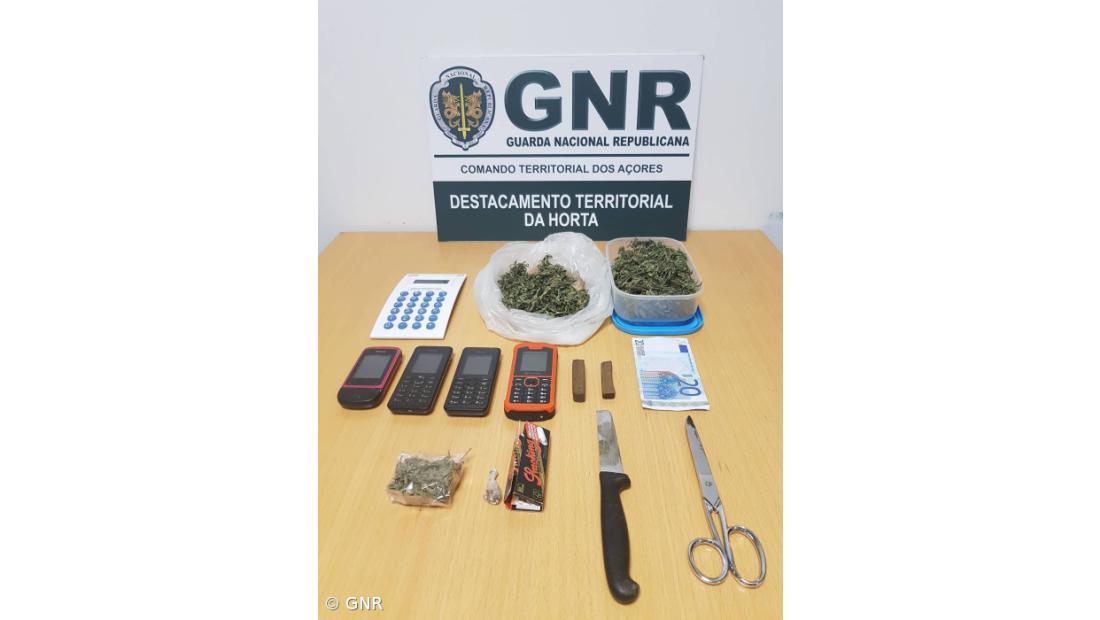 Homem apanhado em flagrante a traficar droga nas Flores