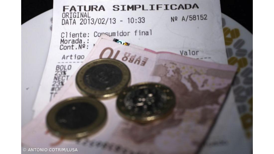 Fim das faturas em papel pouparia 280 mil árvores de serem cortadas por ano, diz Zero