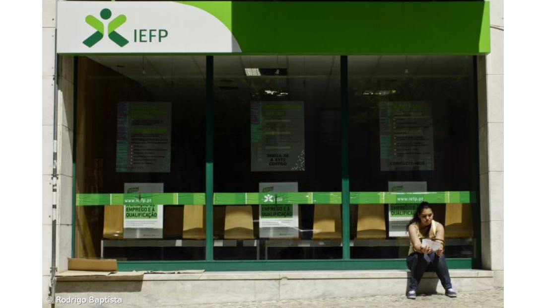 Número de desempregados inscritos em março sobe 3% homólogos e 8,9% em cadeia