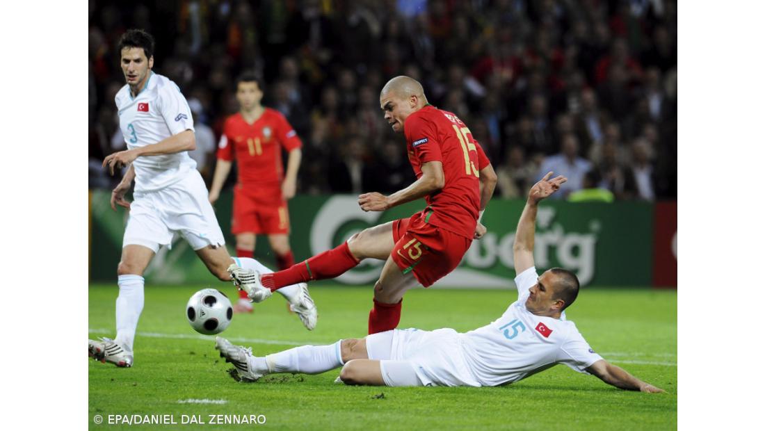 Croácia e Turquia procuram primeira presença nas meias-finais