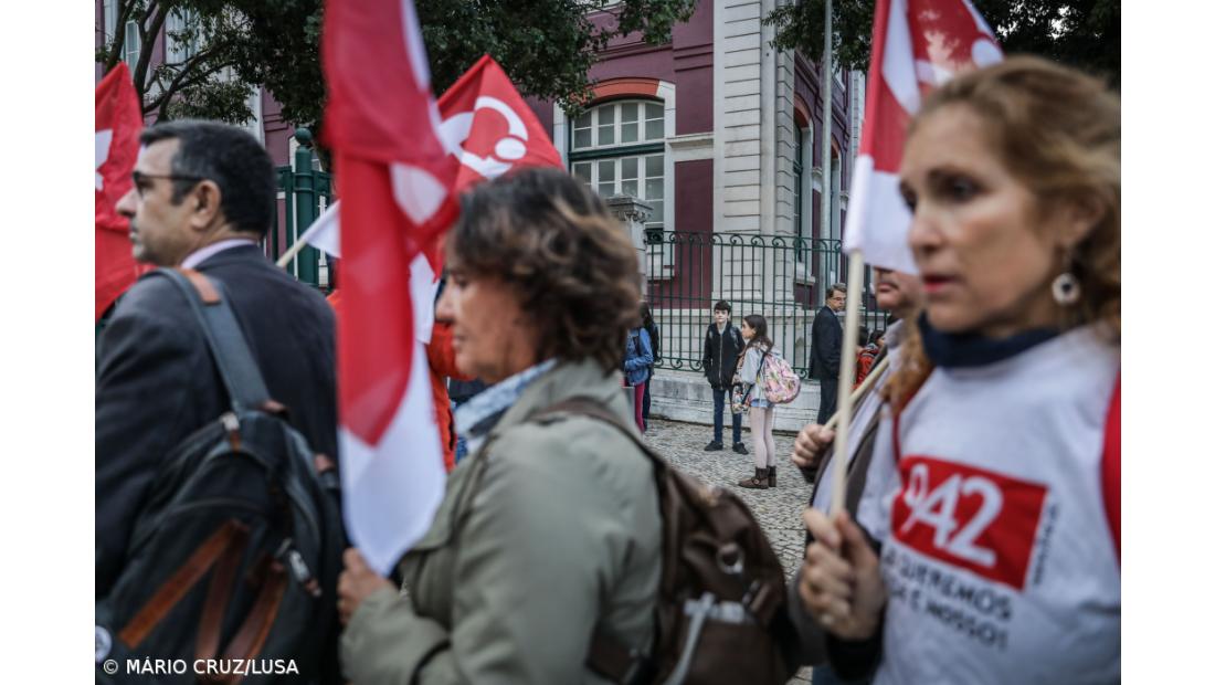 Escolas fechadas e hospitais a meio-gás marcam primeiras horas da greve