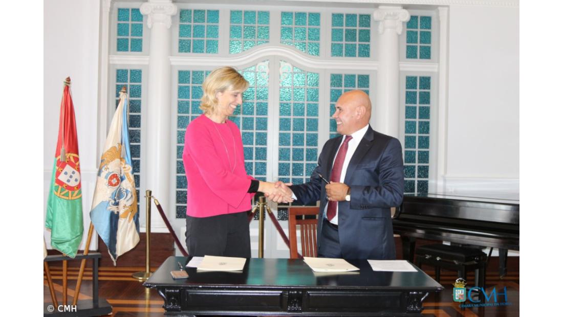 Câmara da Horta celebra protocolo para incentivar  a mobilidade elétrica