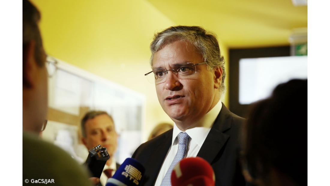Debate sobre instrumentos da autonomia "não pode deixar de acontecer", diz Vasco Cordeiro