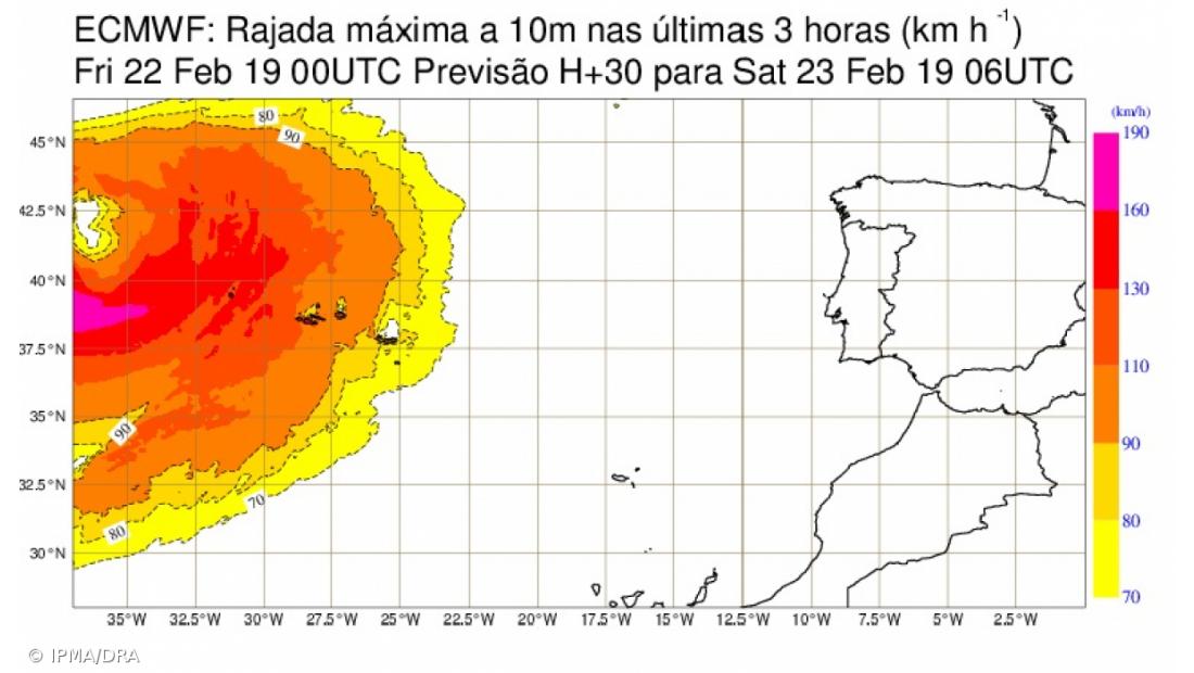 Grupo Ocidental em aviso vermelho para vento e agitação marítima