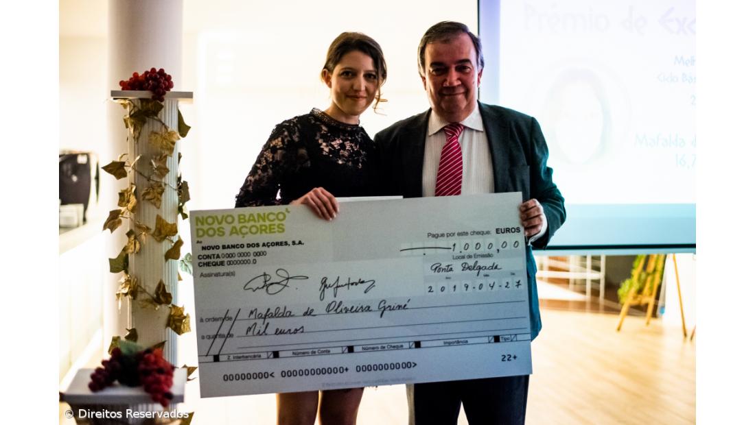 Novo Banco dos Açores distingue melhor aluno de Medicina da Universidade dos Açores