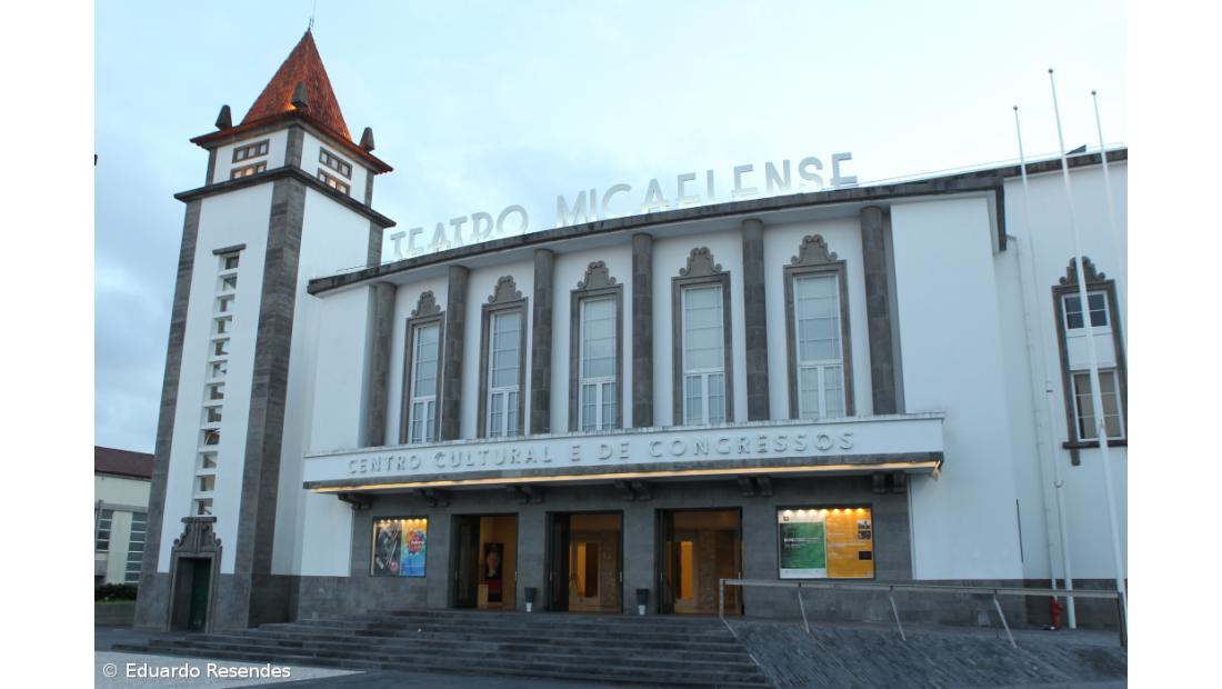 Filme “Os Miseráveis” exibido hoje no Teatro Micaelense