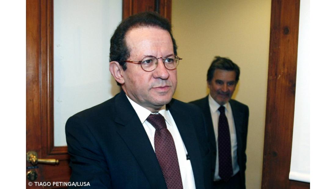 Constâncio admite recessão técnica em Portugal no final deste ano