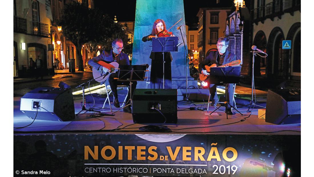 Noites de Verão continuam a animar o centro histórico de Ponta Delgada