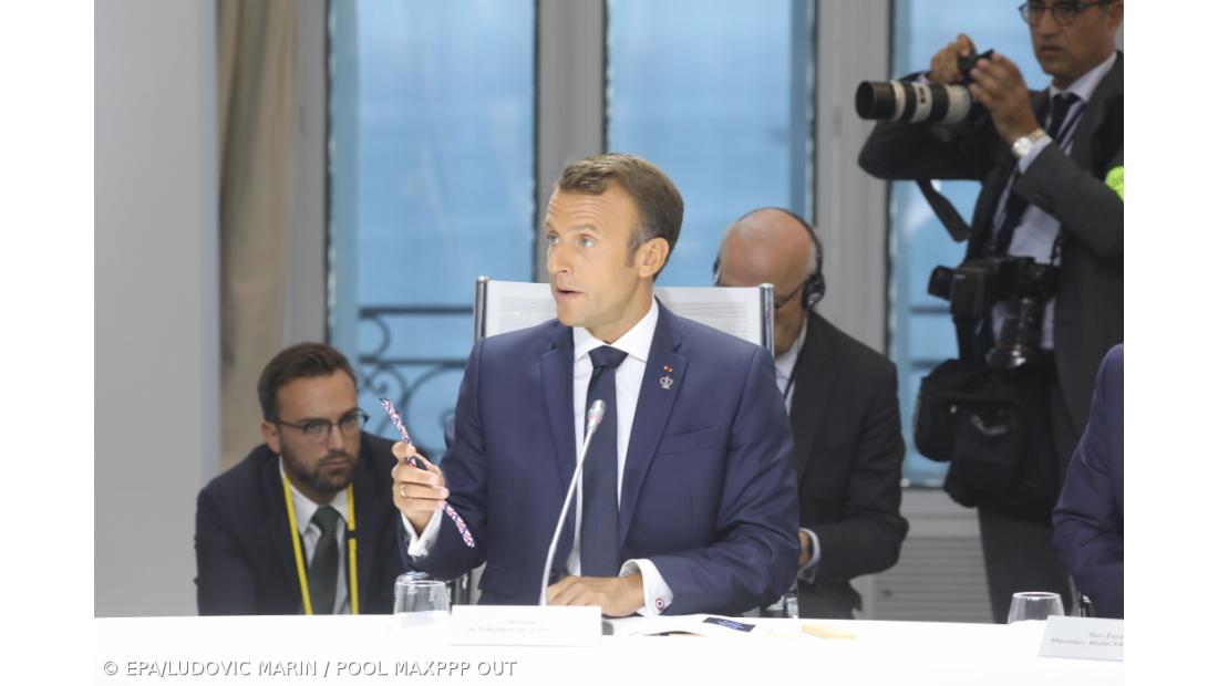 Emmanuel Macron vira-se para a direita populista para ganhar as eleições de 2022