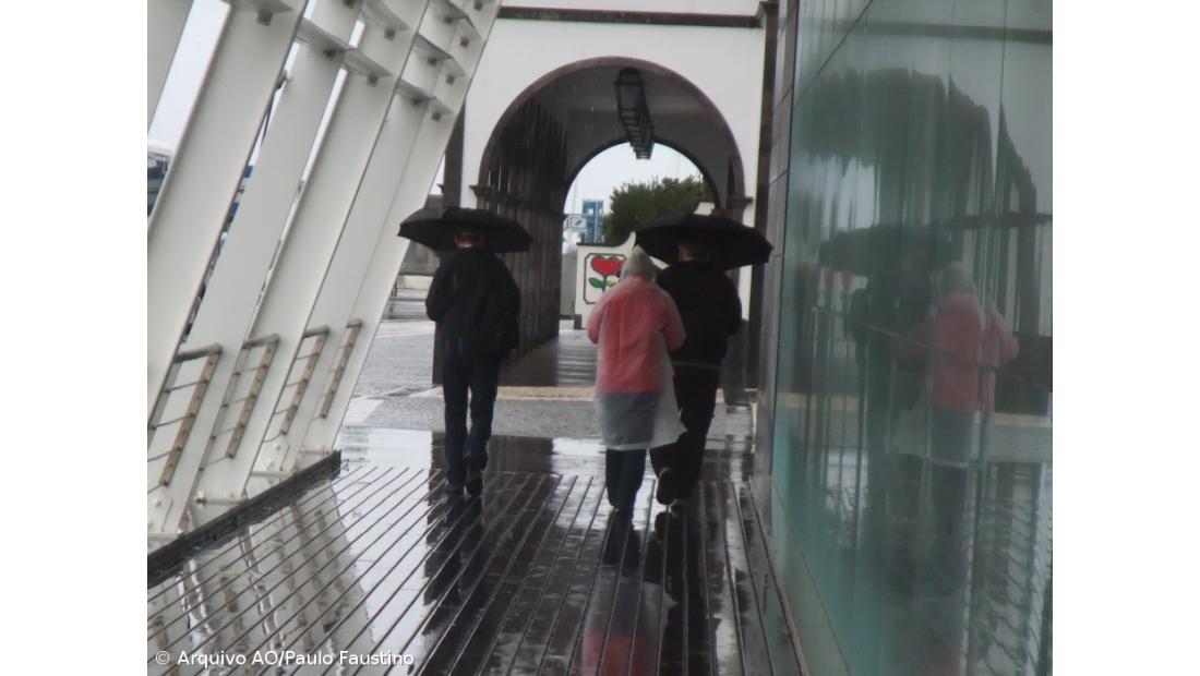 Aviso amarelo devido a chuva prolongado em sete ilhas dos Açores até às 17h00 de sábado