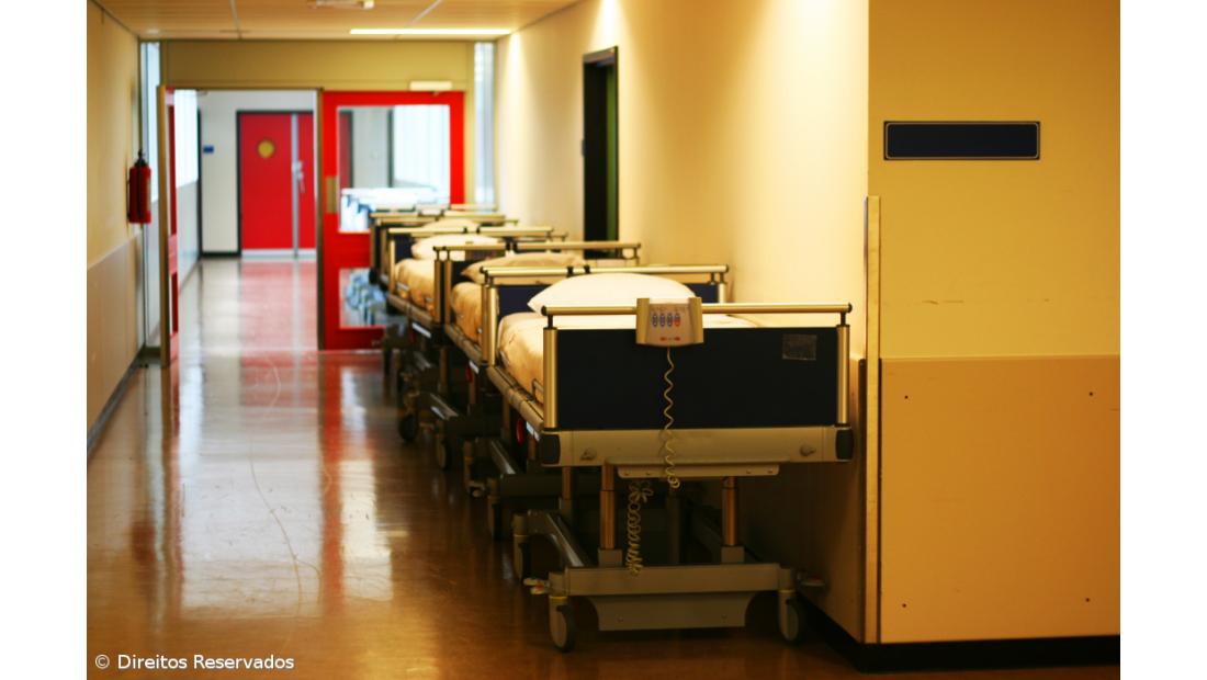 Internamentos e mortalidade com valores estabilizados, diz relatório