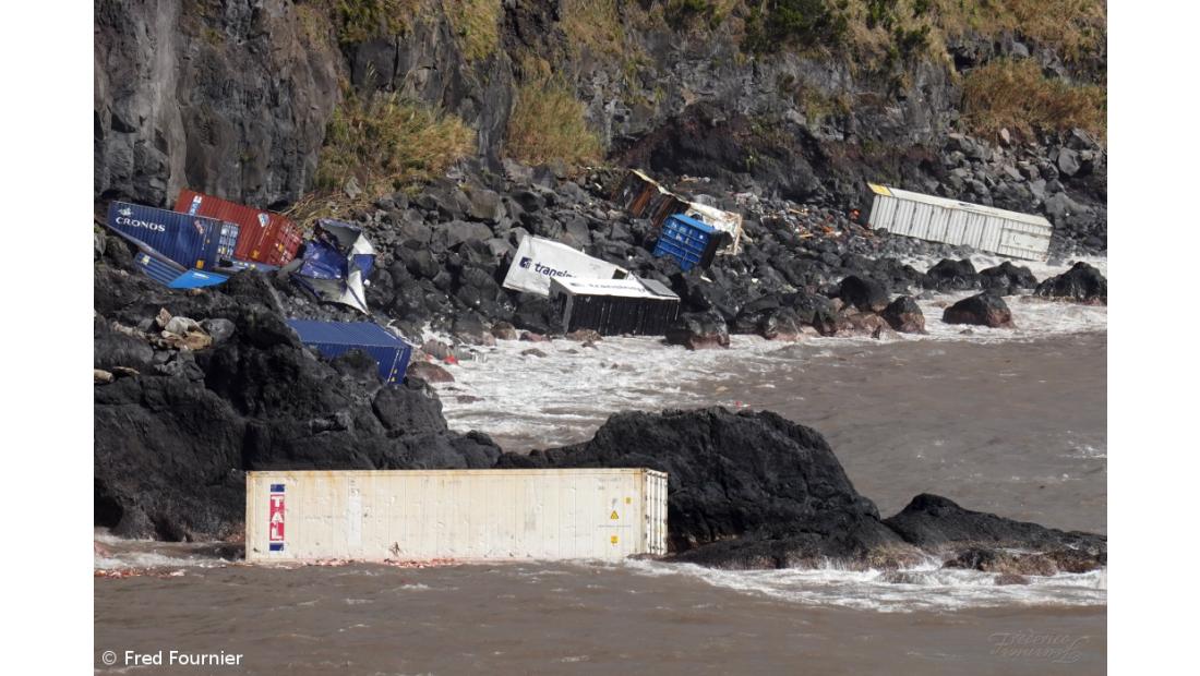 Fotogaleria danos no Porto das Lajes das Flores – Imagem 4