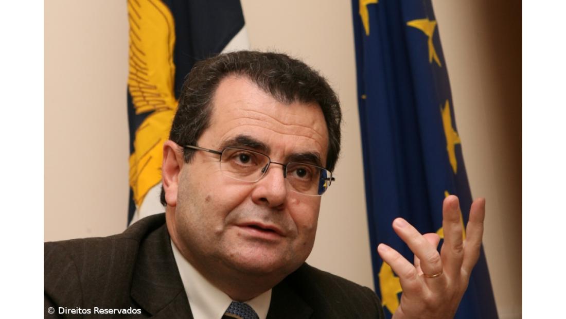 Governo dos Açores rejeita alterações a concurso de professores extraordinário