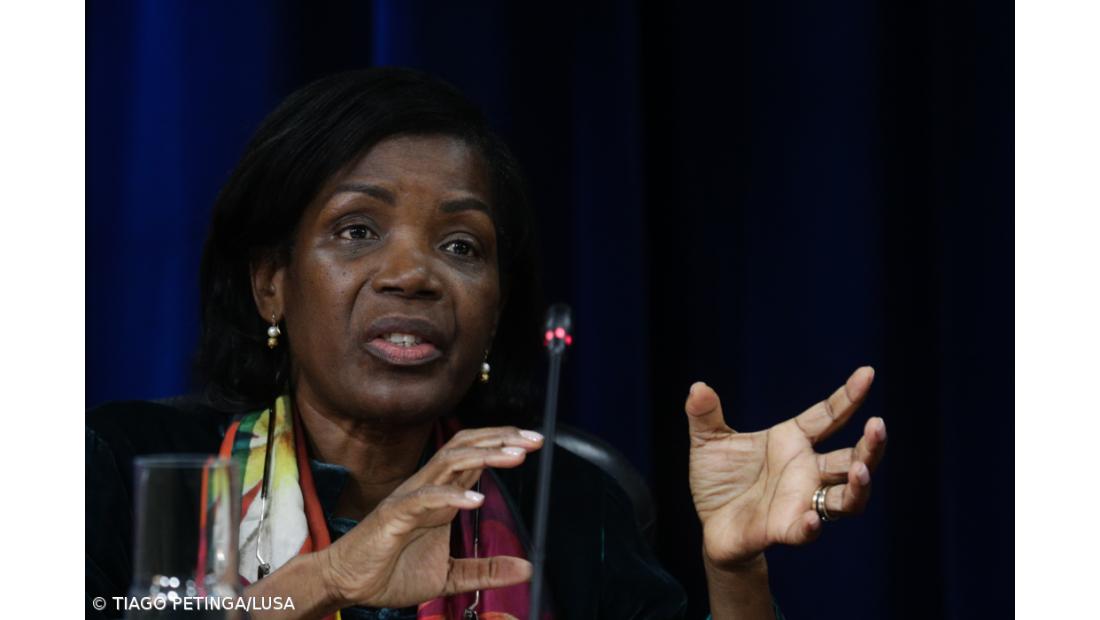 Ministra da Justiça visita tribunal para transmitir confiança na retoma