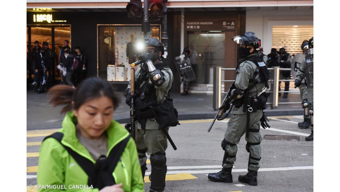 Polícia de Hong Kong fez mais de seis mil detenções em meio ano de protestos