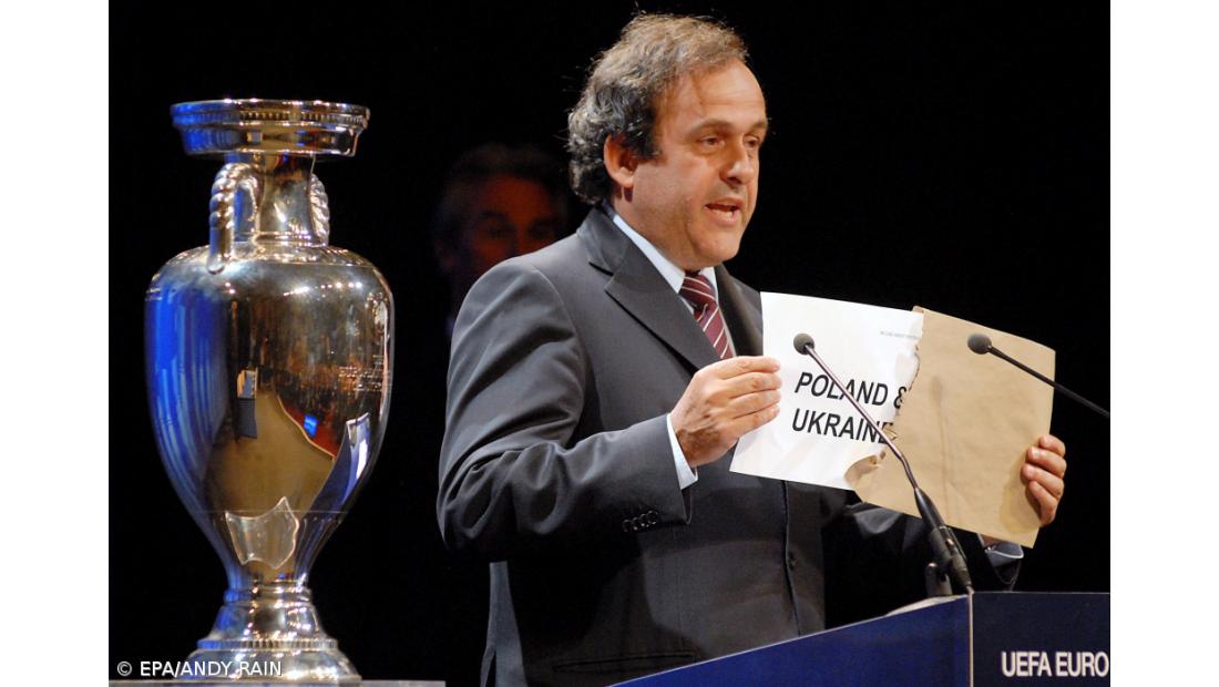 Justiça suíça acusa Blatter e Platini de fraude – Imagem 1