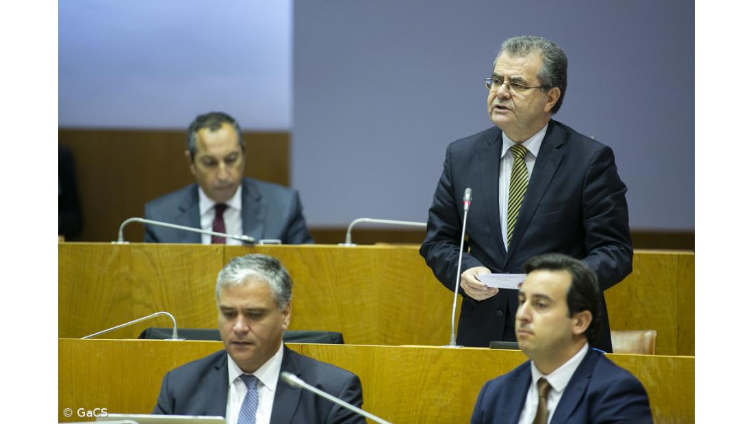 Debate sobre exames escolares nos Açores divide Governo Regional e oposição