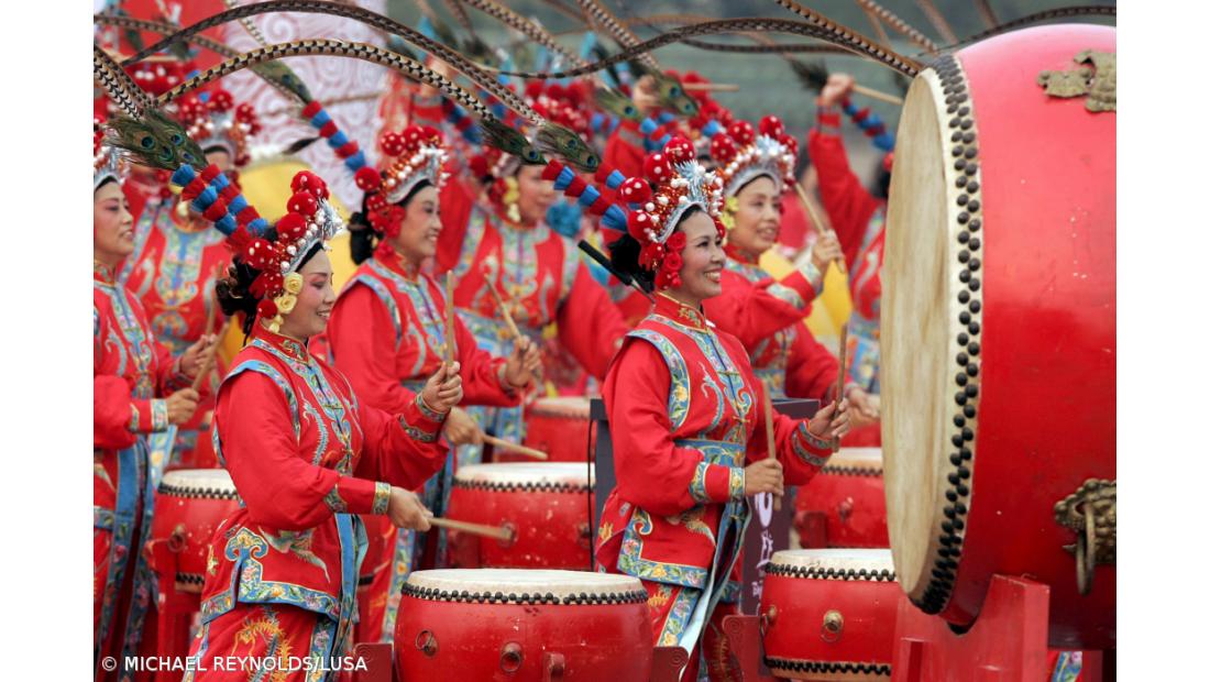 Iluminação é a grande atracção da cerimónia de abertura