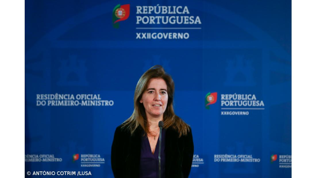 Governos devem promover políticas europeias que reforcem estado social, diz ministra