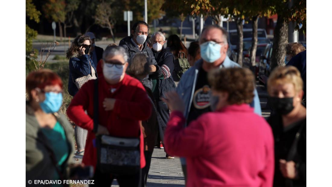 Cientistas dizem que Ómicron é um alerta da ameaça do vírus