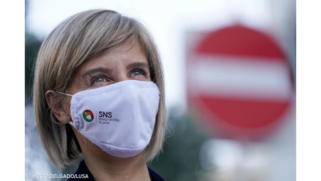 Ministra da Saúde diz que chegada das primeiras vacinas renova a esperança