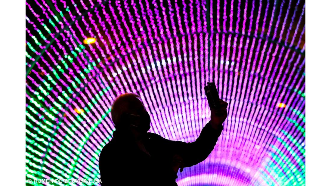 Túnel de luz no cais do Funchal atrai milhares de pessoas  – Imagem 3