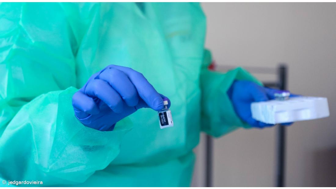 Grupos prioritários não serão alterados devido à escassez de vacinas