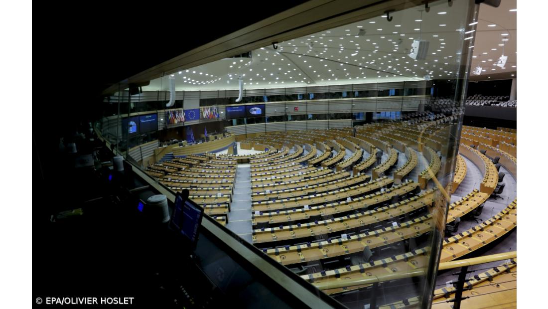 Vice-presidente do Parlamento Europeu e mais três pessoas acusadas e detidas