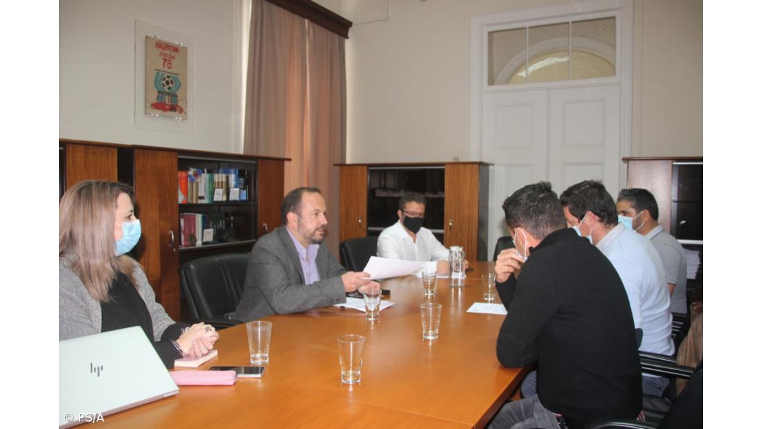 PS/A propõe apoio extraordinário para profissionais de táxi afetados pela pandemia