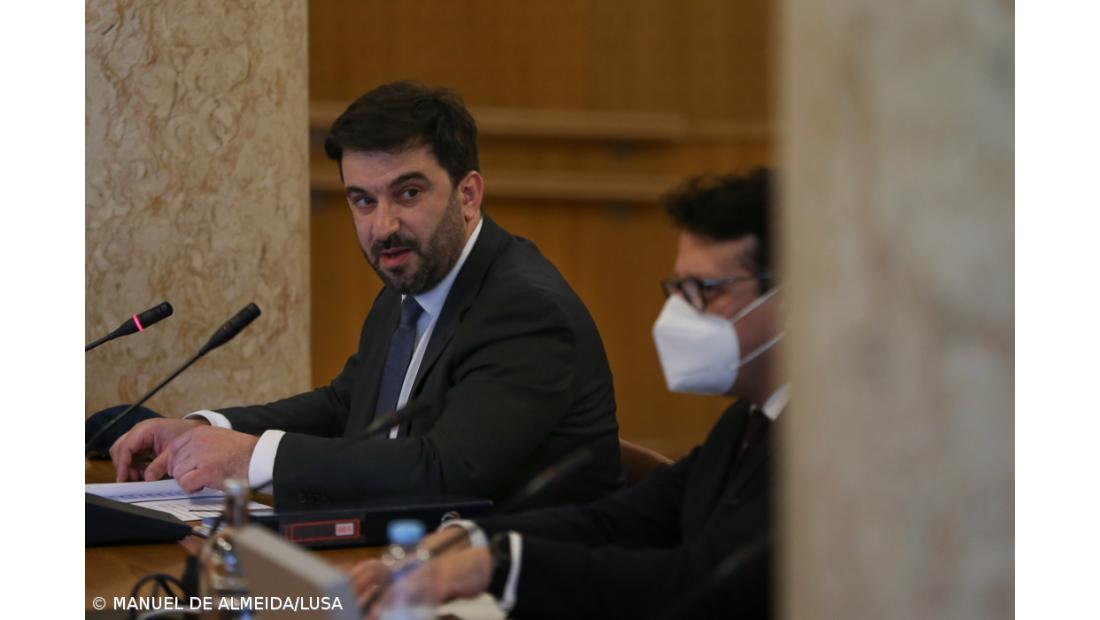 Governo quer tornar a profissão docente mais atrativa, mas mudanças só após eleições